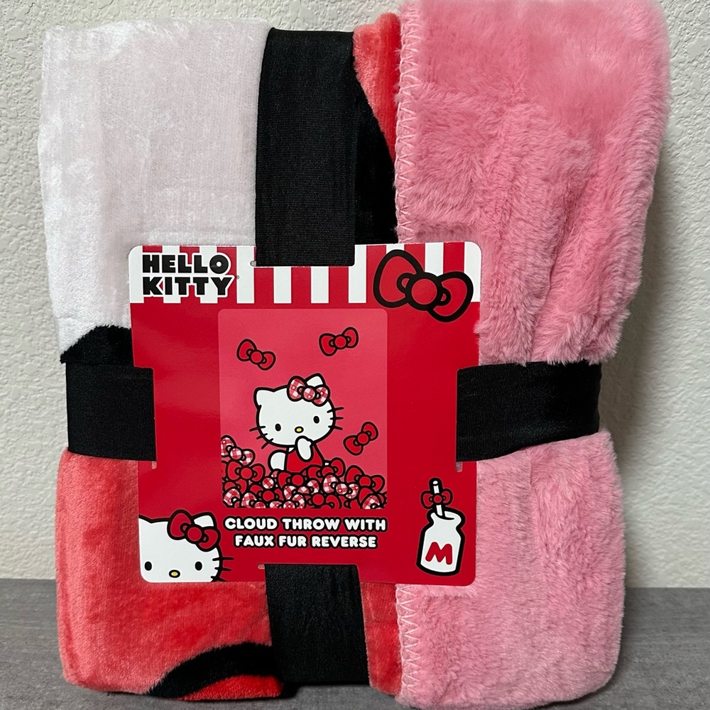Hello Kitty Red Bow Plush Cloud Throw w Reverse Faux Fur Blanket 50” x 60” NWT